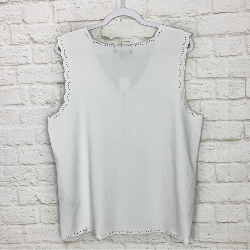 Banana Republic Laser Cut Scalloped Sleeveless Top - Picture 5 of 9